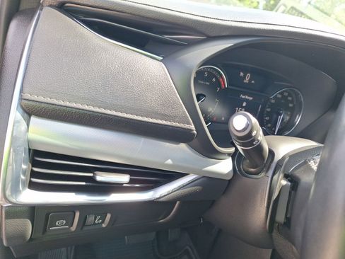 Used 2023 Cadillac XT4 Premium Luxury FWD image 19