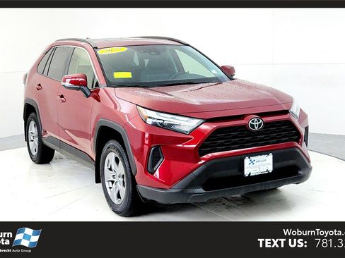 Used 2025 Toyota RAV4 XLE image 1