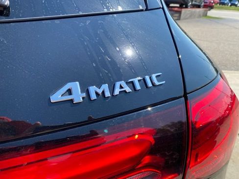 Used 2025 Mercedes-Benz GLC 300 4MATIC image 5