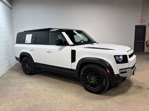 Used 2023 Land Rover Defender 130 S image 5