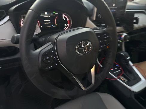 Used 2025 Toyota RAV4 XLE Premium image 27