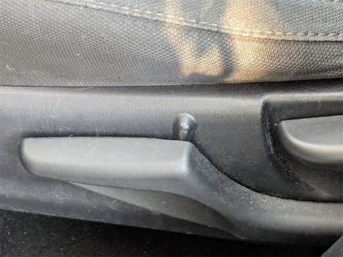 Used 2019 Toyota Corolla LE image 18