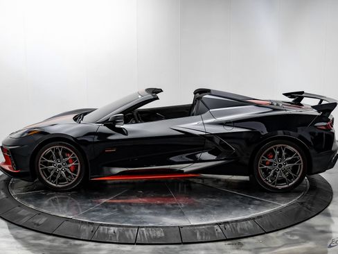 Used 2023 Chevrolet Corvette Stingray Premium Conv w/ Z51 Performance Package image 7