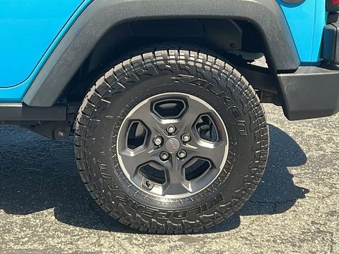 Used 2017 Jeep Wrangler Unlimited Rubicon AWD/4WD image 6