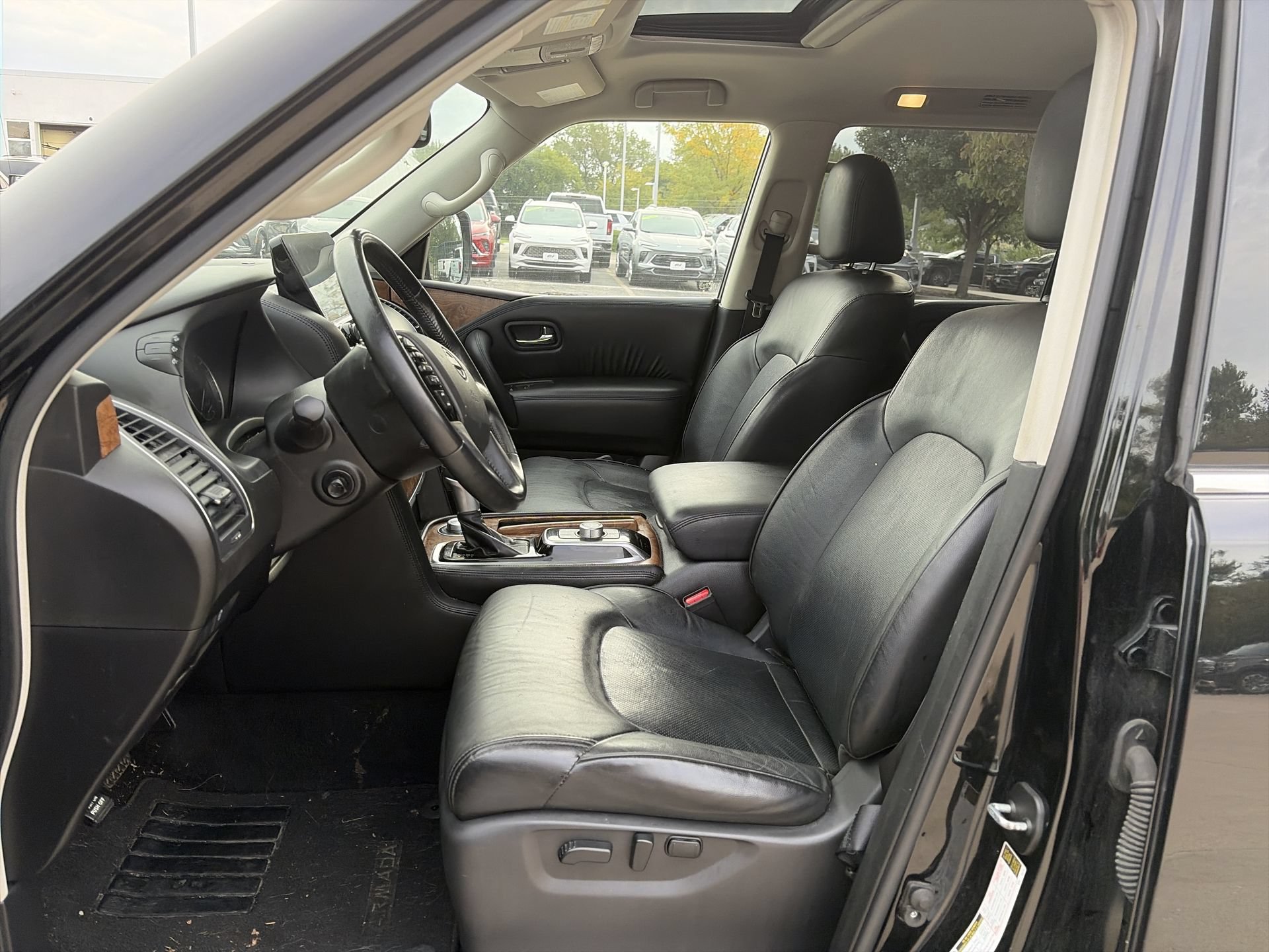Used 2022 Nissan Armada SL w/ Captain's Chairs Package AWD/4WD image 21