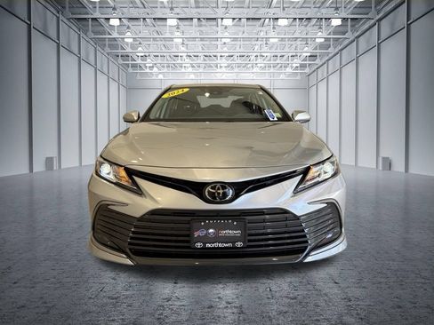 Used 2024 Toyota Camry LE FWD image 4