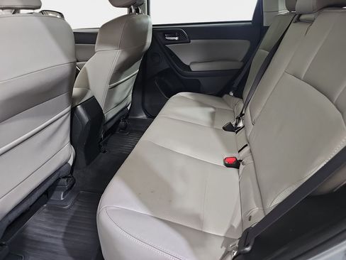 Used 2016 Subaru Forester 2.5i Touring w/ Eyesight & Navigation System AWD/4WD image 17