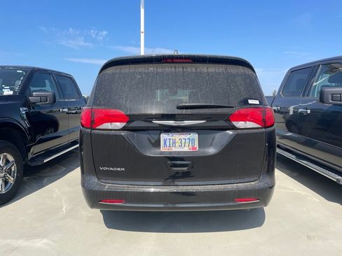Used 2024 Chrysler Voyager LX FWD image 3