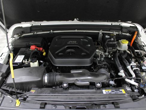 Used 2022 Jeep Wrangler Unlimited Sahara w/ Cold Weather Group image 42