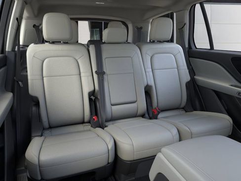 Used 2026 Lincoln Aviator Reserve RWD image 11