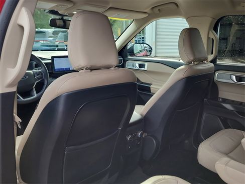Certified 2020 Ford Explorer Limited image 12