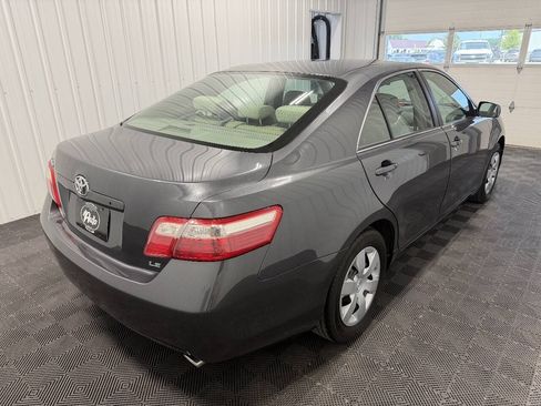 Used 2009 Toyota Camry LE FWD image 4