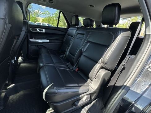 Used 2021 Ford Explorer XLT w/ Equipment Group 202A image 25