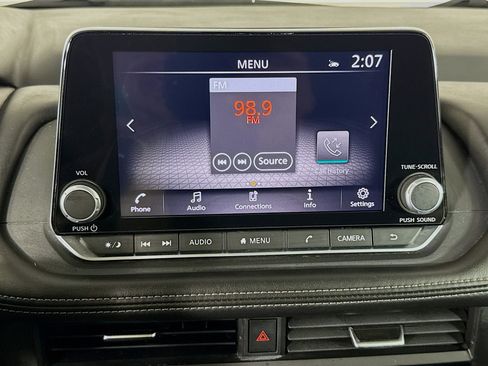 Used 2024 Nissan Rogue SV w/ SV Premium Package FWD image 17
