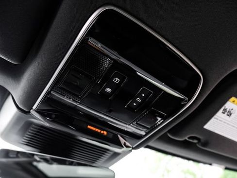 New 2026 Land Rover Range Rover Sport SE AWD/4WD image 32