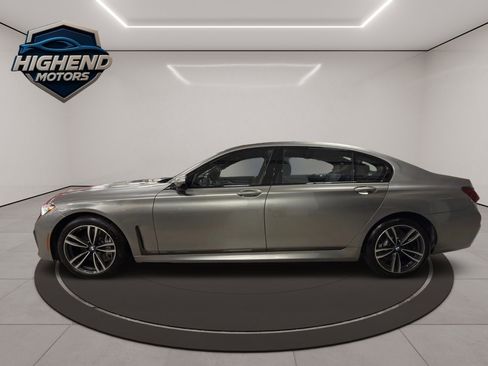 Used 2020 BMW 750i xDrive w/ Executive Package image 4