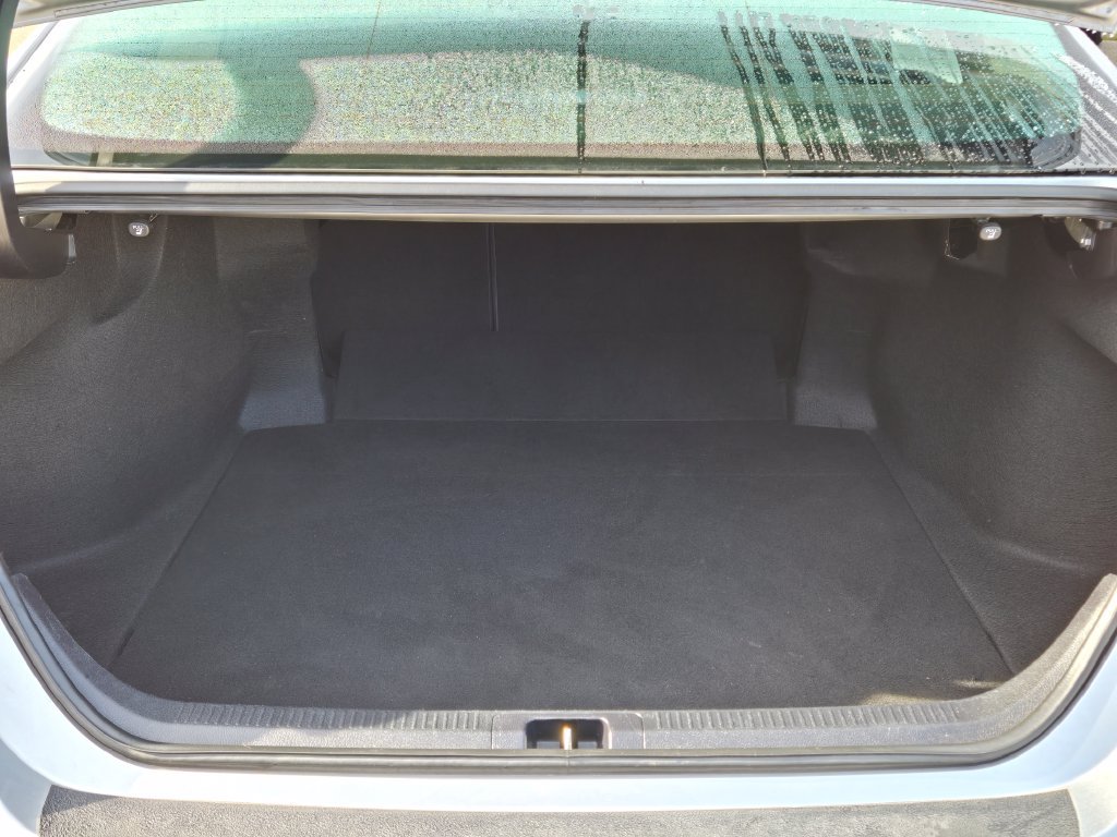 Used 2023 Toyota Camry SE FWD image 11