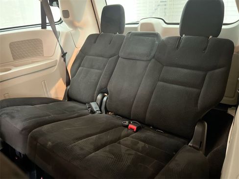 Used 2016 Dodge Grand Caravan SXT w/ Rear Park Assist Package image 27