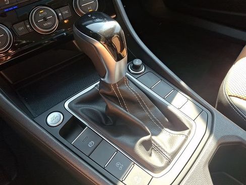 Certified 2024 Volkswagen Jetta SEL FWD image 22