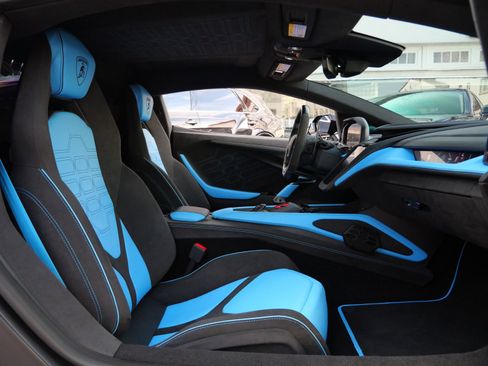 Used 2025 Lamborghini Revuelto AWD/4WD image 8