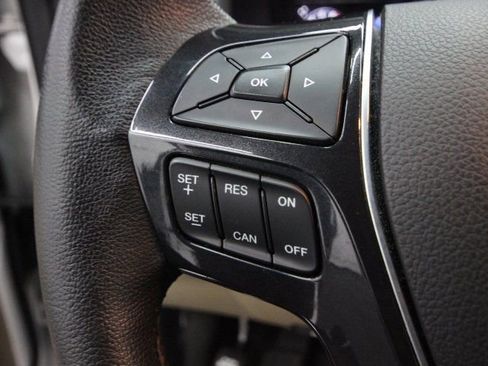 Used 2017 Ford Explorer Limited image 18