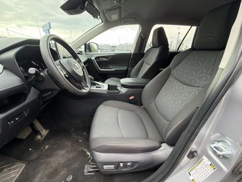 Used 2025 Toyota RAV4 XLE AWD/4WD image 13