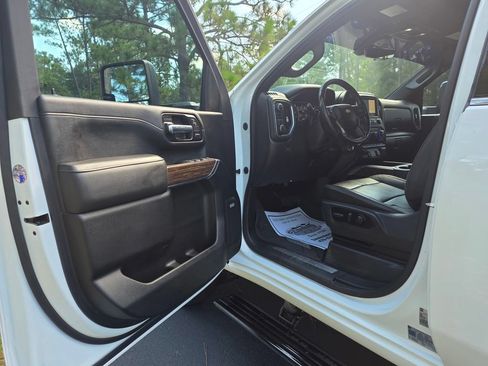 Used 2022 Chevrolet Silverado 3500 High Country w/ Technology Package AWD/4WD image 14