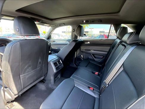 Used 2023 Volkswagen Atlas Cross Sport SE image 16