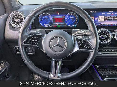 Used 2024 Mercedes-Benz EQB 250+ image 12