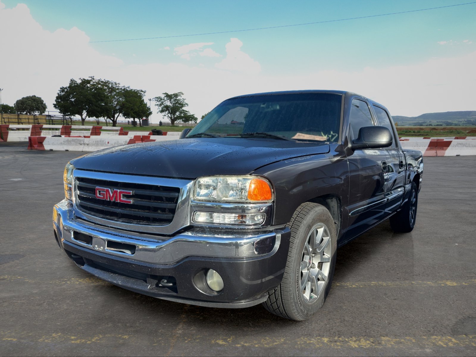 Used 2005 GMC Sierra 1500 SLE w/ Light Duty Power Package RWD image 5