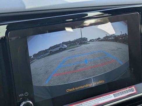 Used 2024 Toyota Prius XLE FWD image 13