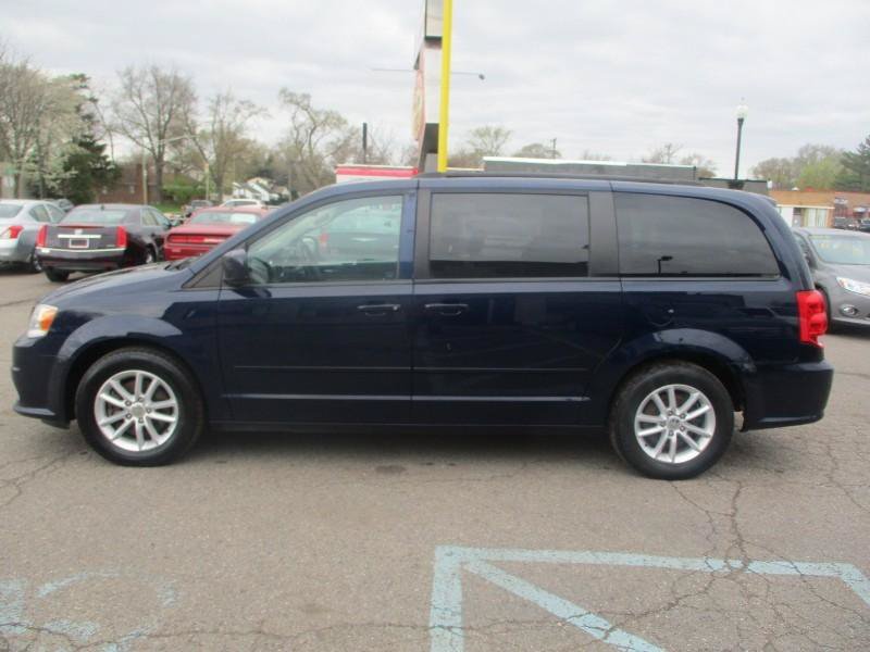 Used 2016 Dodge Grand Caravan SXT FWD image 4