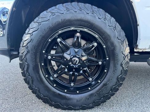 Used 2018 RAM 2500 Tradesman w/ Chrome Appearance Group image 11