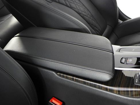 Used 2023 BMW 530i w/ Convenience Package RWD image 16