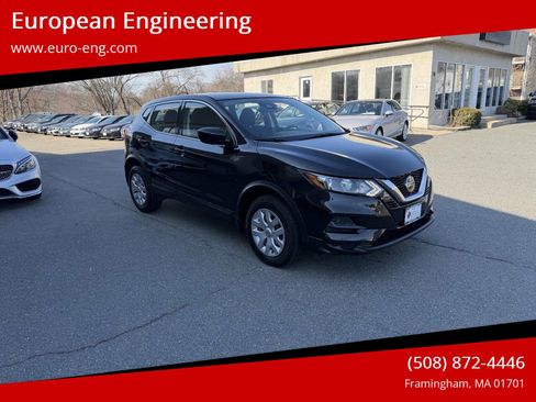 Used 2020 Nissan Rogue Sport S image 1