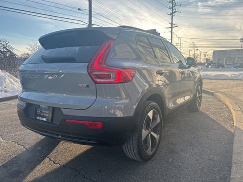 Used 2025 Volvo XC40 B5 Plus AWD/4WD image 5