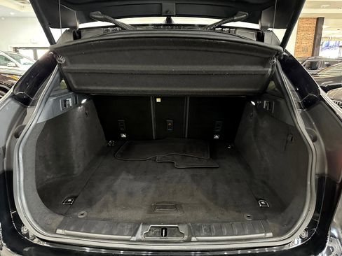 Used 2017 Jaguar F-PACE Premium image 22