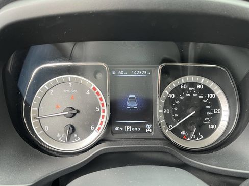 Used 2017 Nissan Titan S image 15