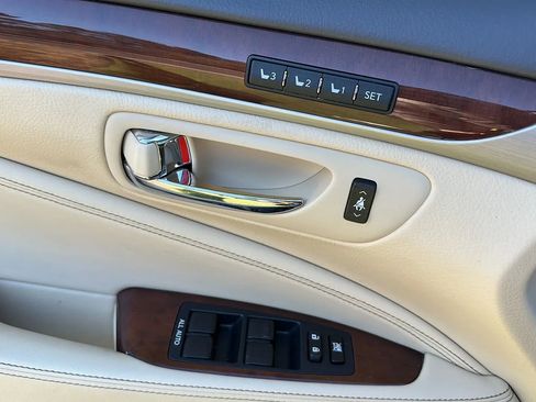 Used 2013 Lexus LS 460 image 50