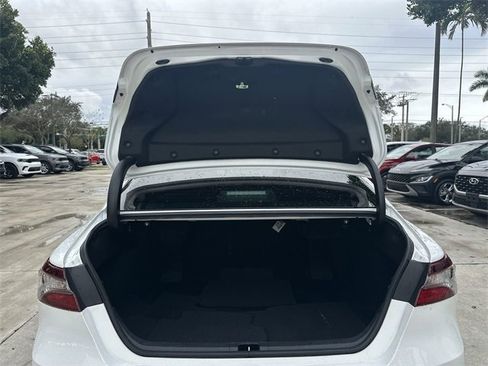 Used 2021 Toyota Camry LE image 21