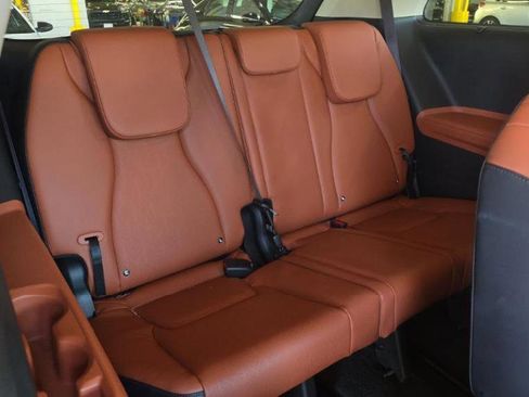 Used 2025 Kia Carnival EX FWD image 13