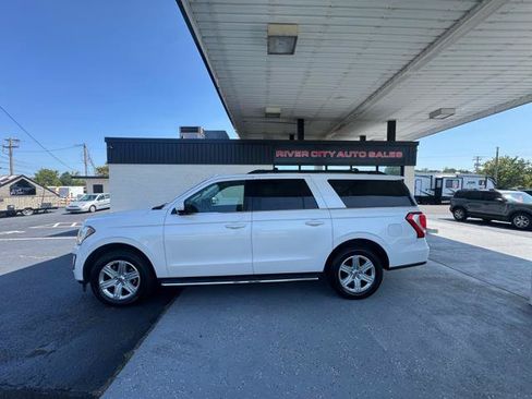 Used 2018 Ford Expedition Max XLT w/ Equipment Group 202A AWD/4WD image 2