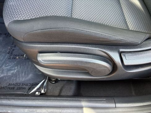Used 2025 Kia Soul LX w/ LX Technology Package FWD image 22