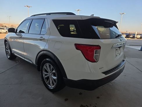 Used 2020 Ford Explorer XLT w/ Equipment Group 202A image 3