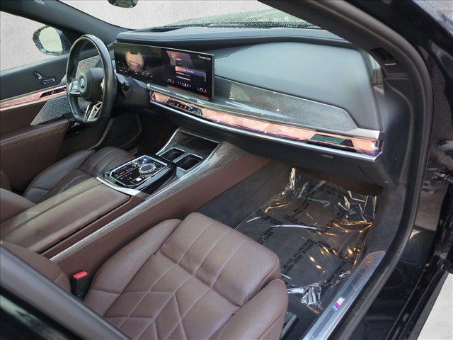 Certified 2023 BMW i7 xDrive60 AWD/4WD image 24