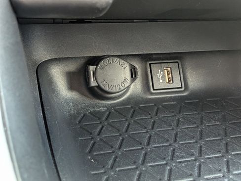 Used 2024 Toyota RAV4 XLE FWD image 30