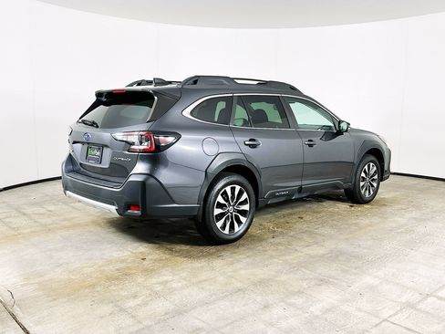 Used 2023 Subaru Outback Limited AWD/4WD image 9