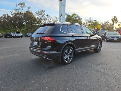 Used 2018 Volkswagen Tiguan SEL Premium image 5