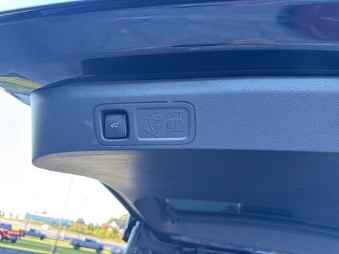 Used 2023 Ford Expedition Limited image 16