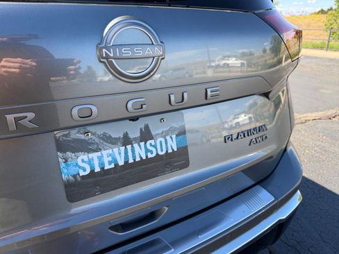 Used 2025 Nissan Rogue Platinum AWD/4WD image 23